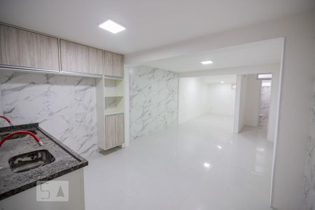 Sala / Cozinha / Quarto de casa para alugar com 1 quarto, 36m² em Jaguaré, São Paulo
