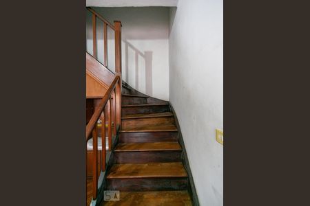 Escadas de casa à venda com 2 quartos, 80m² em Santa Teresinha, São Paulo