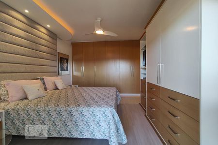 Apartamento à venda com 190m², 3 quartos e 2 vagas Apartamento à venda com 190m², 3 quartos e 2 vagasQuarto 3 - Suíte