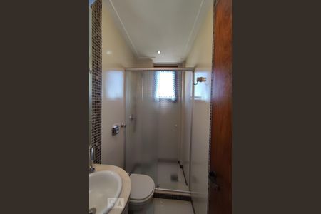 Apartamento à venda com 190m², 3 quartos e 2 vagas Apartamento à venda com 190m², 3 quartos e 2 vagasBanheiro de Serviço