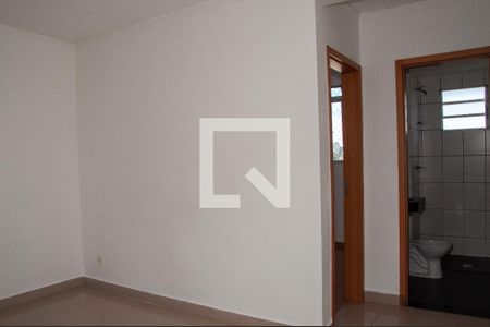 Sala de apartamento para alugar com 2 quartos, 50m² em Califórnia, Contagem