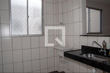 Cozinha de apartamento à venda com 2 quartos, 50m² em Califórnia, Contagem