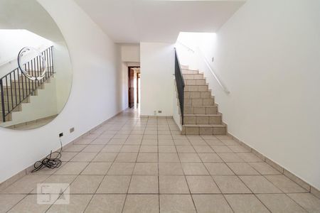 Casa para alugar com 150m², 3 quartos e 2 vagasSala
