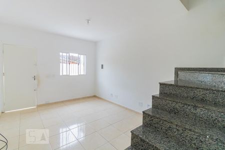 Sala de casa de condomínio para alugar com 2 quartos, 55m² em Jardim Belem, São Paulo