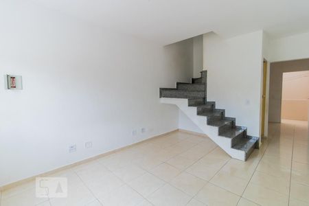 Sala de casa de condomínio para alugar com 2 quartos, 55m² em Jardim Belem, São Paulo