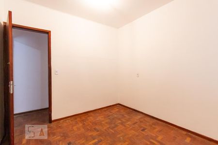 Quarto 1 de casa para alugar com 2 quartos, 60m² em Vila Carmosina, São Paulo