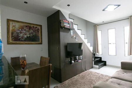 Sala de casa de condomínio para alugar com 2 quartos, 60m² em Vila Jacuí, São Paulo