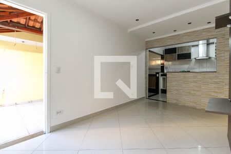 Sala de casa de condomínio à venda com 2 quartos, 60m² em Vila Jacuí, São Paulo
