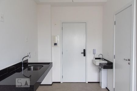 Cozinha de kitnet/studio à venda com 1 quarto, 17m² em Liberdade, São Paulo