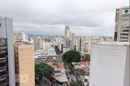 Vista da sala/quarto de kitnet/studio à venda com 1 quarto, 17m² em Liberdade, São Paulo