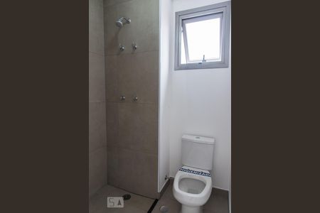 Banheiro de kitnet/studio à venda com 1 quarto, 17m² em Liberdade, São Paulo