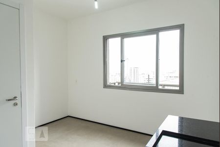 Sala/quarto de kitnet/studio à venda com 1 quarto, 17m² em Liberdade, São Paulo