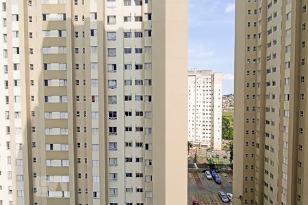 Vista sala, quarto e suíte de apartamento para alugar com 3 quartos, 69m² em Vila Iracema, Barueri