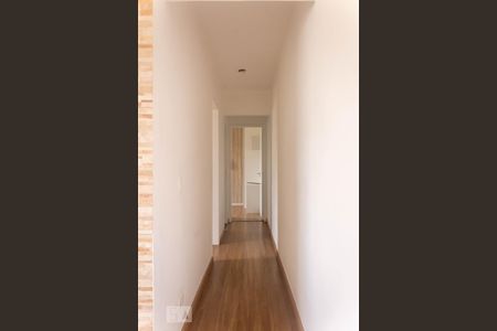 Corredor de apartamento para alugar com 2 quartos, 65m² em Jardim Cidália, São Paulo