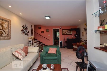Sala de casa de condomínio à venda com 4 quartos, 1000m² em Badu, Niterói