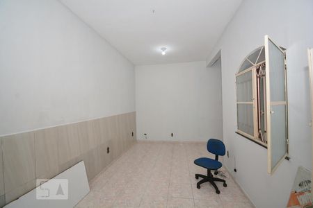 Sala de casa para alugar com 1 quarto, 660m² em Marechal Hermes, Rio de Janeiro