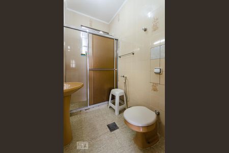 Banheiro de apartamento para alugar com 1 quarto, 55m² em Boqueirão, Santos