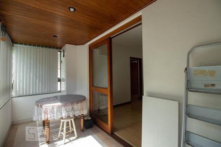 Varanda de apartamento para alugar com 3 quartos, 95m² em Jardim Lindóia, Porto Alegre