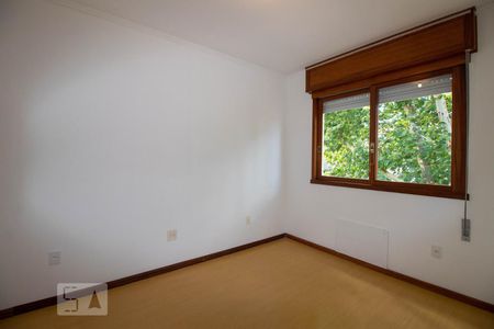 Quarto 1 de apartamento para alugar com 3 quartos, 95m² em Jardim Lindóia, Porto Alegre