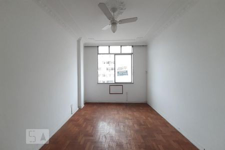 Apartamento à venda com 45m², 1 quarto e 1 vagaSala