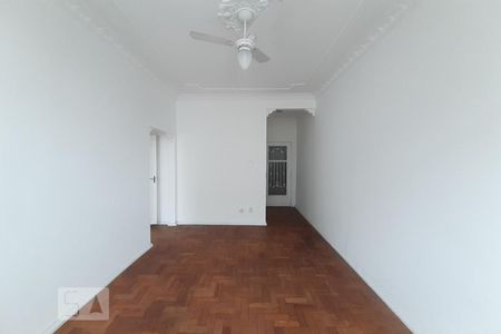 Apartamento à venda com 45m², 1 quarto e 1 vagaSala