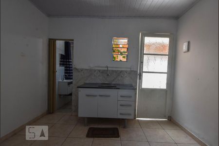 Cozinha de casa para alugar com 1 quarto, 15m² em Chácara Santo Antônio (zona Sul), São Paulo