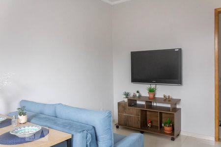 Sala de kitnet/studio para alugar com 1 quarto, 27m² em Conjunto Residencial Salvador Tolezani, São Paulo
