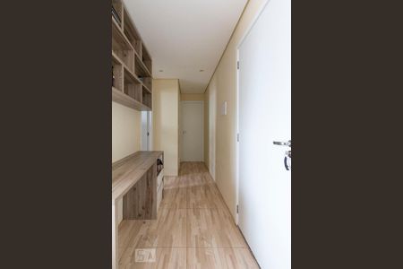 Corredor  de apartamento para alugar com 2 quartos, 45m² em Vila Princesa Isabel, São Paulo