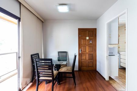 Sala de apartamento à venda com 3 quartos, 75m² em Bosque da Saúde, São Paulo