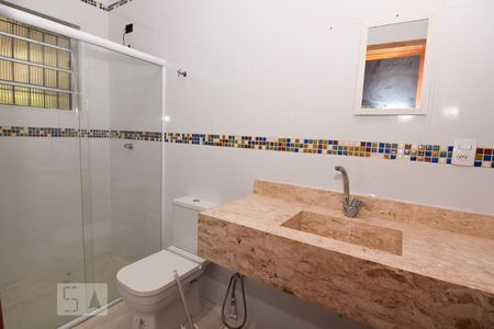 Banheiro da Suíte 1 de apartamento para alugar com 2 quartos, 158m² em Balneario Cidade Atlantica, Guarujá