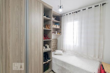 Quarto 2 de apartamento para alugar com 2 quartos, 45m² em Jardim Utinga, Santo André