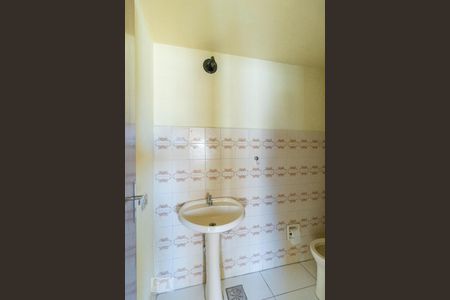 Banheiro de apartamento à venda com 1 quarto, 42m² em Santana, Porto Alegre