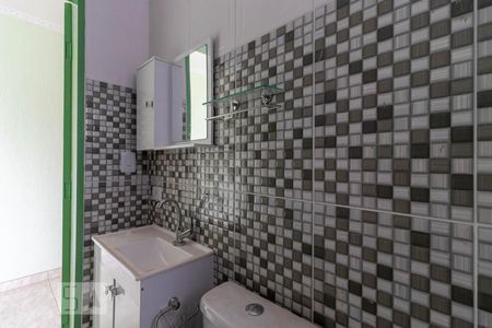 Banheiro de kitnet/studio para alugar com 1 quarto, 27m² em Jardim Paraíso, São Paulo
