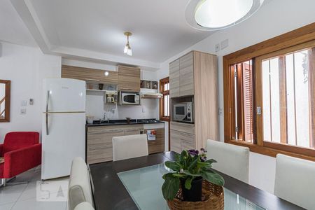 Sala/Cozinha de casa à venda com 2 quartos, 130m² em Jardim Itu Sabará, Porto Alegre