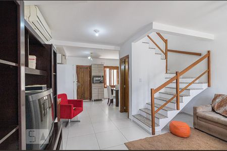 Sala/Cozinha de casa para alugar com 2 quartos, 130m² em Jardim Itu Sabará, Porto Alegre