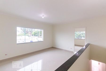 Sala de casa para alugar com 2 quartos, 110m² em Jardim Soraia, São Paulo