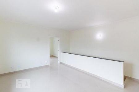 Sala de casa para alugar com 2 quartos, 110m² em Jardim Soraia, São Paulo