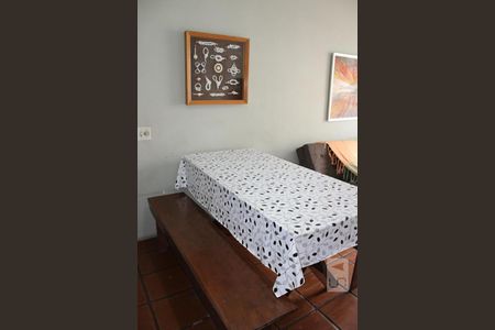 Mesa  de apartamento para alugar com 1 quarto, 65m² em Balneário Cidade Atlântica, Guarujá