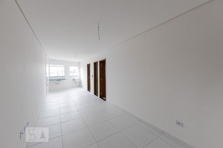 Sala, cozinha e área de serviço de apartamento para alugar com 2 quartos, 70m² em Vila Santa Isabel, São Paulo