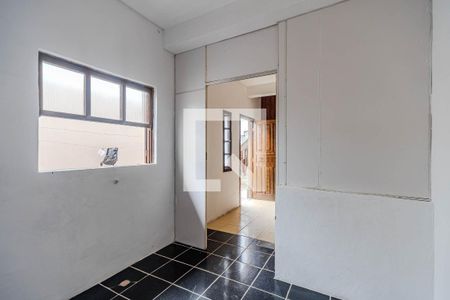 Quarto de casa para alugar com 1 quarto, 28m² em Coronel Aparício Borges, Porto Alegre