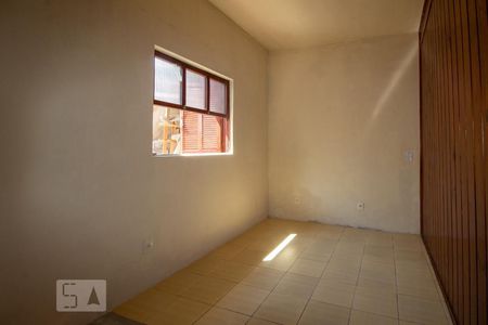 Quarto 1 de casa para alugar com 2 quartos, 55m² em Coronel Aparício Borges, Porto Alegre