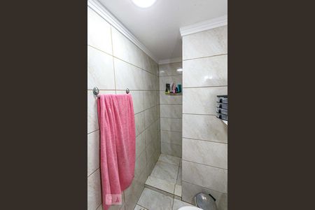 Banheiro de apartamento à venda com 1 quarto, 47m² em Humaitá, Porto Alegre