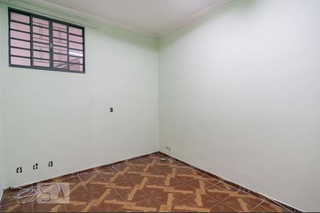 Quarto 2 de casa para alugar com 2 quartos, 70m² em Vila Santa Maria, São Paulo