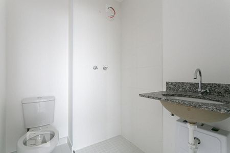 Banheiro de kitnet/studio para alugar com 1 quarto, 18m² em Brás, São Paulo