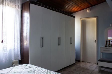 Casa à venda com 107m², 2 quartos e 4 vagas Casa à venda com 107m², 2 quartos e 4 vagasQuarto Suíte