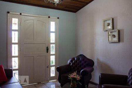 Sala de Estar de casa à venda com 2 quartos, 107m² em Guajuviras, Canoas