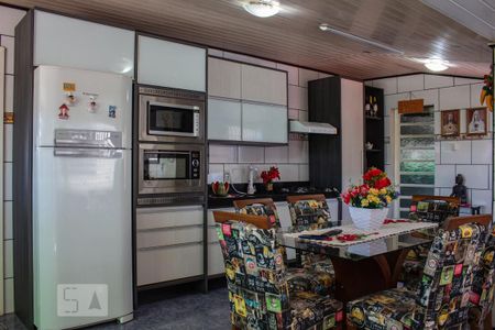 Casa à venda com 107m², 2 quartos e 4 vagas Casa à venda com 107m², 2 quartos e 4 vagasCozinha