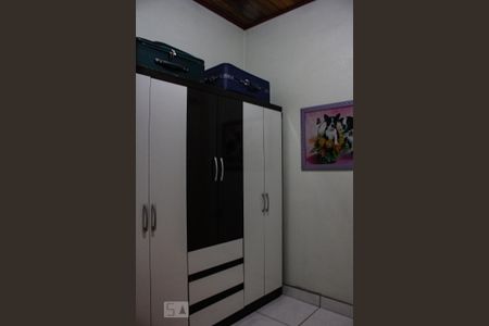 Casa à venda com 107m², 2 quartos e 4 vagas Casa à venda com 107m², 2 quartos e 4 vagasQuarto