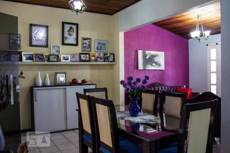 Casa à venda com 107m², 2 quartos e 4 vagas Casa à venda com 107m², 2 quartos e 4 vagasSala de Jantar