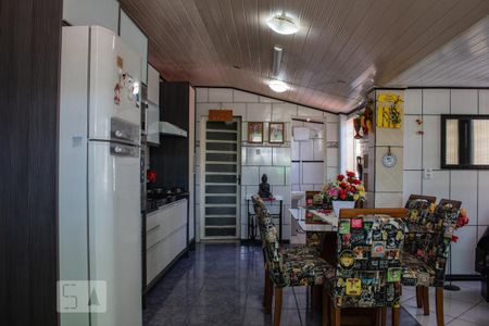 Casa à venda com 107m², 2 quartos e 4 vagas Casa à venda com 107m², 2 quartos e 4 vagasCozinha